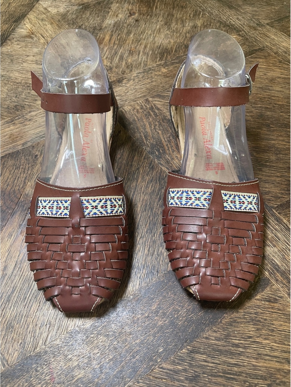 Artesanias Paola Alexa brown woven sandal size 7.5